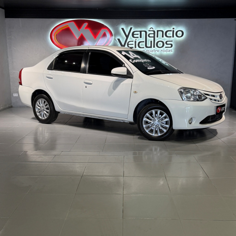 ETIOS 1.5 XLS SEDAN