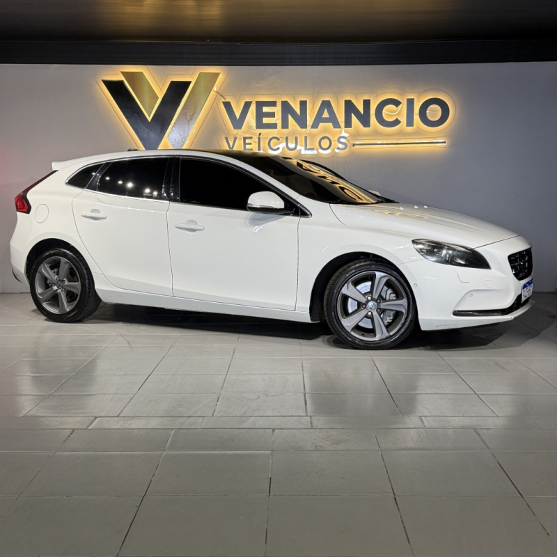 V40 2.0 DYNAMIC T4